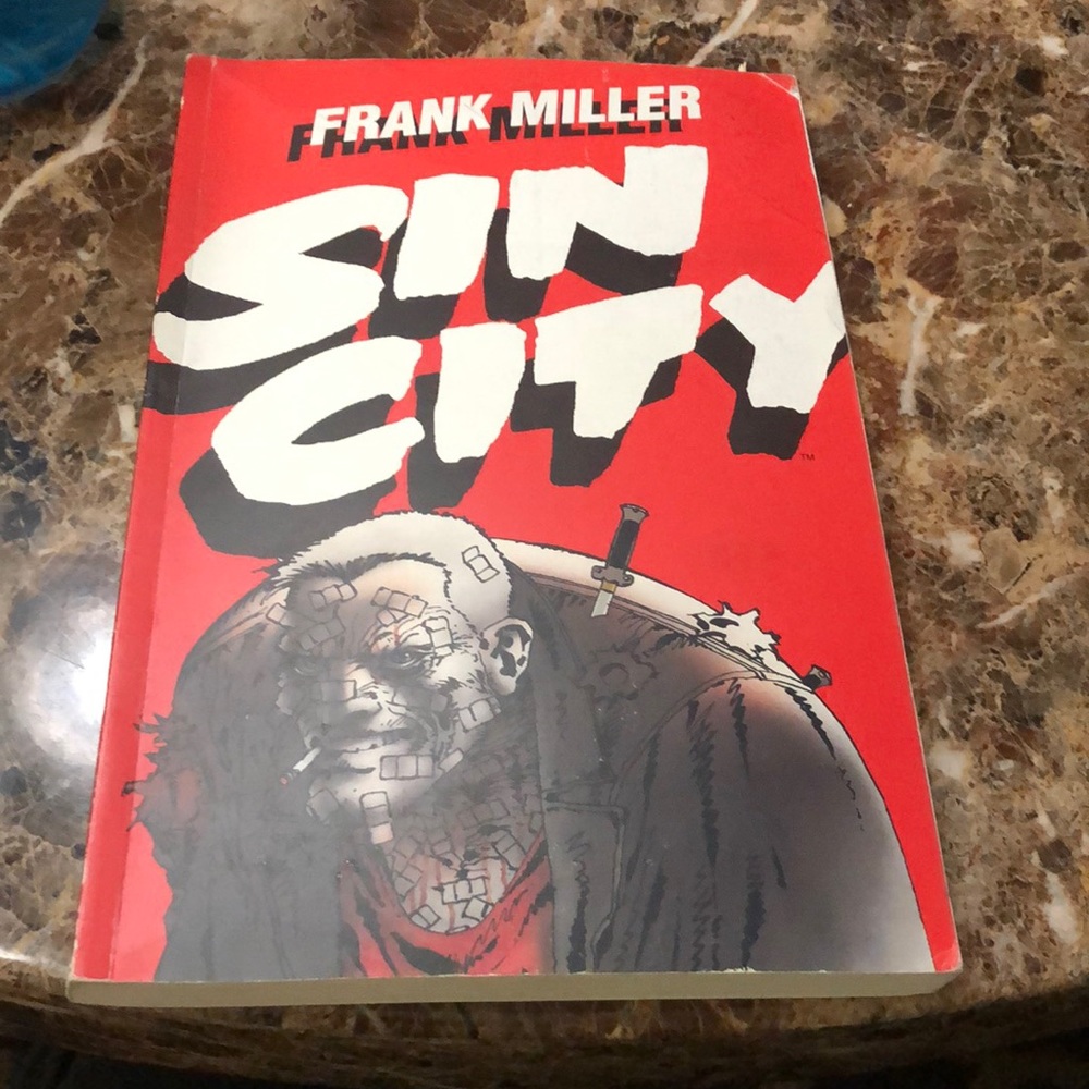 Sin City by Frank Miller, Paperback Book good used condition